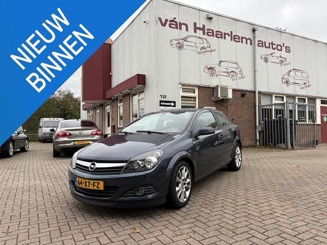 Grijs Gebruikt 2007 Opel Astra GTC Edition Hatchback | € 1.950 (Super prijs) - Afbeelding 1/4