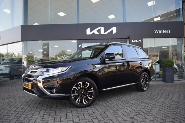 Zwart Gebruikt 2016 Mitsubishi Outlander Instyle SUV | € 20.655 (Duur) - Afbeelding 1/4