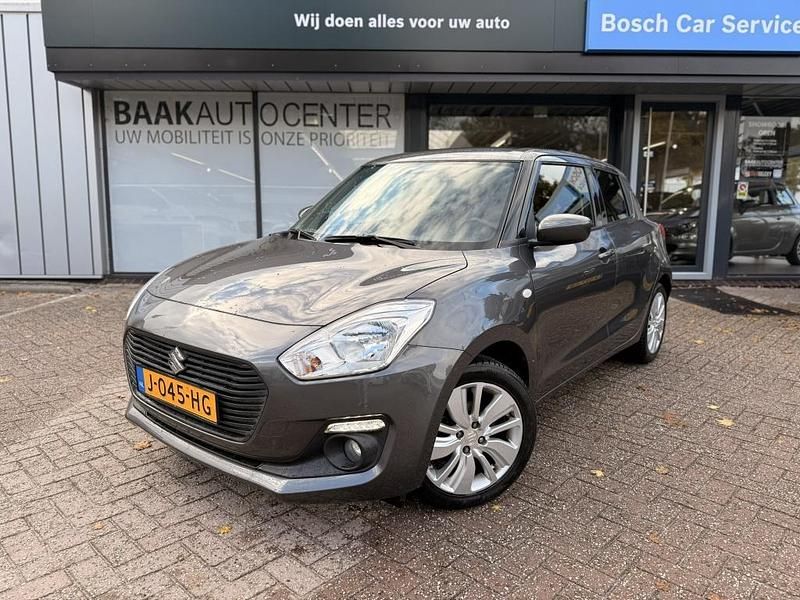 Grijs Gebruikt 2020 Suzuki Swift Hatchback | € 15.450 (Eerlijke prijs) - Afbeelding 1/4