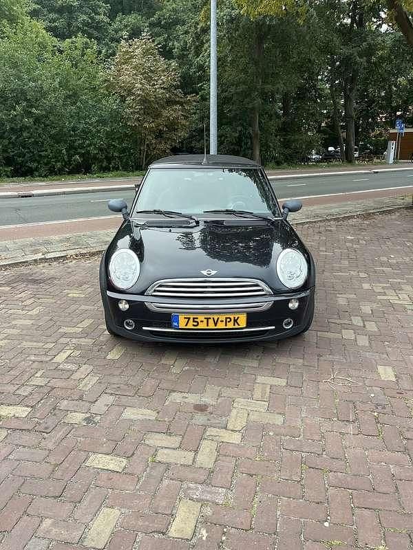 Zwart Gebruikt 2007 Mini ONE Pepper Hatchback | € 3.000 (Iets duurder) - Afbeelding 1/4