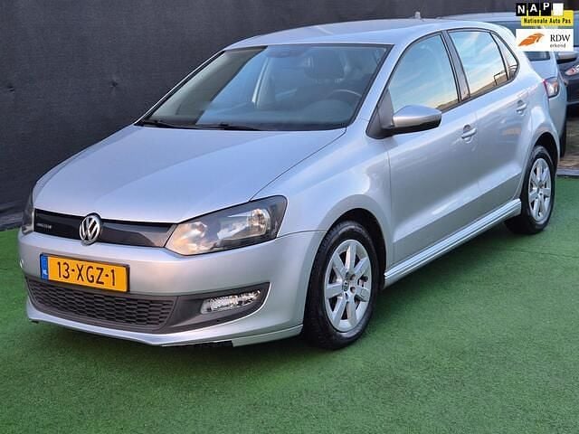 Grijs Gebruikt 2012 VW Polo Comfortline Hatchback | € 2.940 (Goede deal) - Afbeelding 1/4