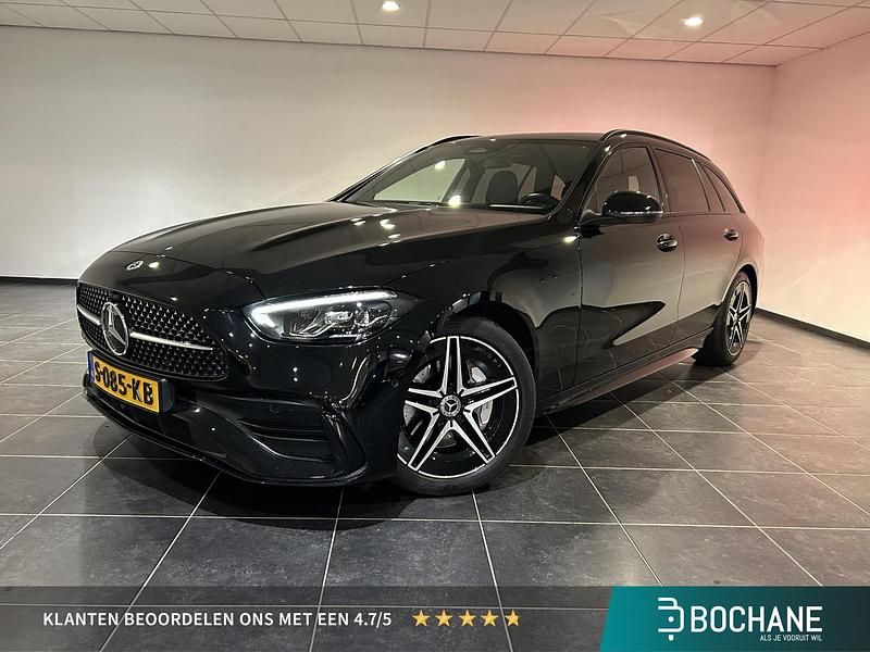 Zwart Occasion 2022 Mercedes C200 AMG line Stationwagen | € 36.694 (Eerlijke prijs) - Afbeelding 1/4