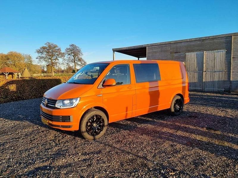 Oranje Occasion 2017 VW T6 Van | € 18.500 - Afbeelding 1/4