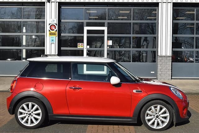 Occasion Mini Cooper Business 136 PK (100 kW) 2016 Rood Hatchback