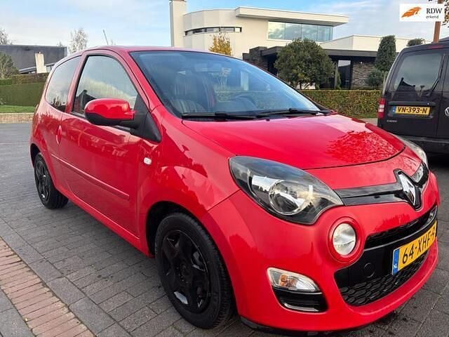 Rood Gebruikt 2012 Renault Twingo Collection Hatchback | € 3.950 (Eerlijke prijs) - Afbeelding 1/4