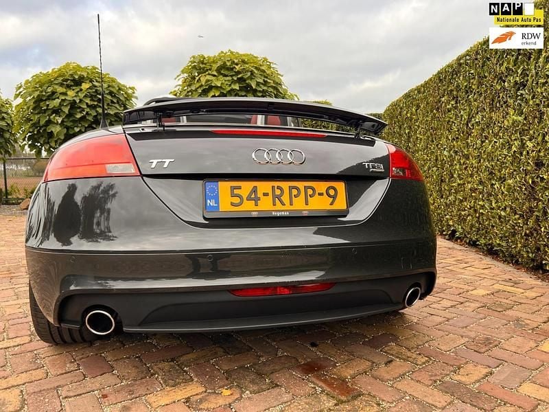 Grijs Gebruikt 2011 Audi TT Proline Cabriolet | € 19.950 (Iets duurder) - Afbeelding 1/4