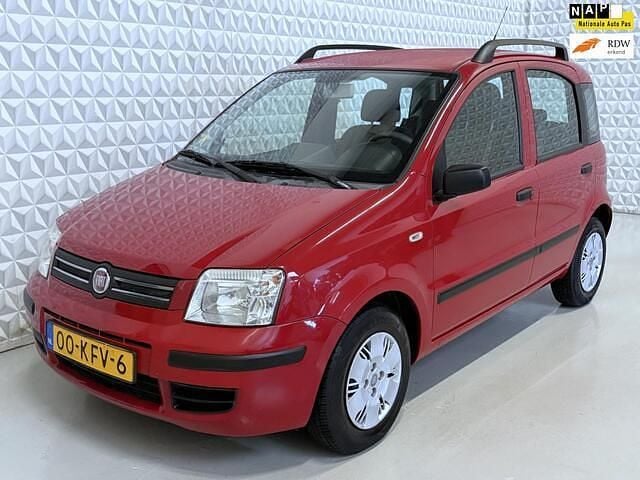 Rood Occasion 2009 Fiat Panda Hatchback | € 1.999 (Goede deal) - Afbeelding 1/4
