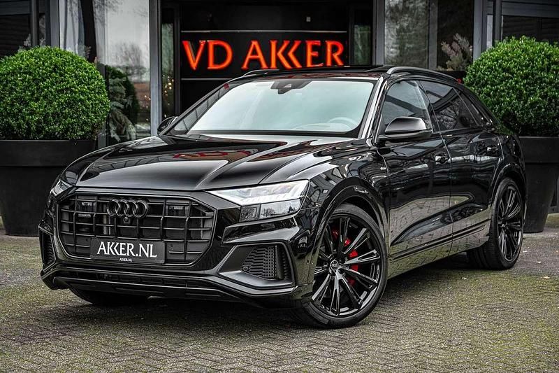 Zwart Gebruikt 2024 Audi Q8 Competition SUV | € 99.880 (Duur) - Afbeelding 1/4