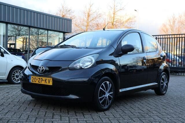 Zwart Gebruikt 2008 Toyota Aygo Hatchback | € 1.650 (Goede deal) - Afbeelding 1/4