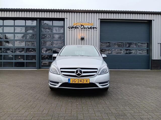 Occasion Mercedes B180 Ambition 122 PK (89 kW) 2012 Grijs (metallic) MPV
