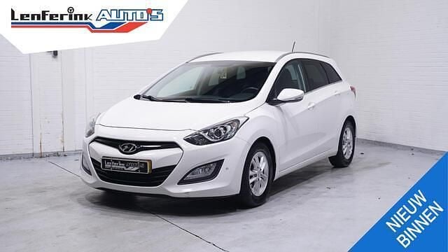 Wit Occasion 2013 Hyundai i30 Edition Stationwagen | € 6.850 (Eerlijke prijs) - Afbeelding 1/4