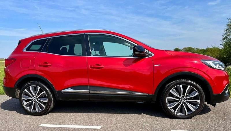 Rood Gebruikt 2017 Renault Kadjar Bose Edition SUV | € 11.950 (Eerlijke prijs) - Afbeelding 1/4