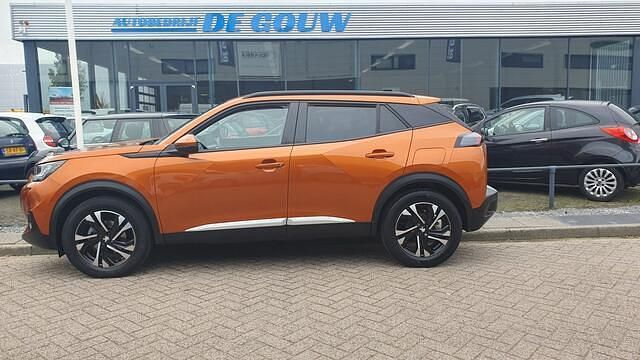 Occasion Peugeot 2008 Allure 131 PK (96 kW) 2021 Oranje SUV
