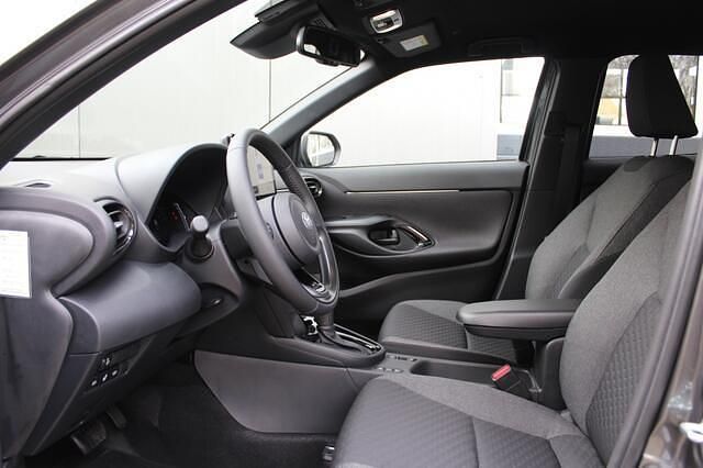 Nieuw Toyota Yaris Cross Comfort 129 PK (94 kW) 2025 Grijs SUV