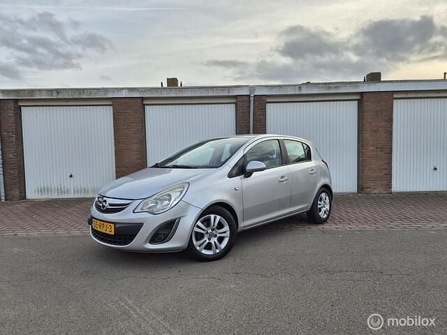 Grijs Gebruikt 2011 Opel Corsa Edition Hatchback | € 1.945 (Goede deal) - Afbeelding 1/4