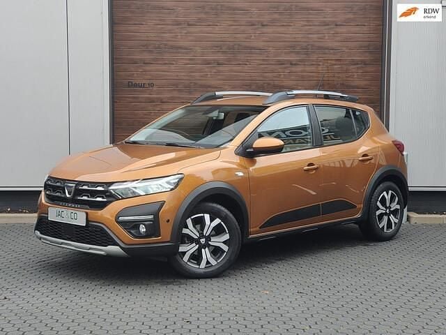 Oranje Gebruikt 2020 Dacia Sandero Comfort Hatchback | € 13.450 (Eerlijke prijs) - Afbeelding 1/4