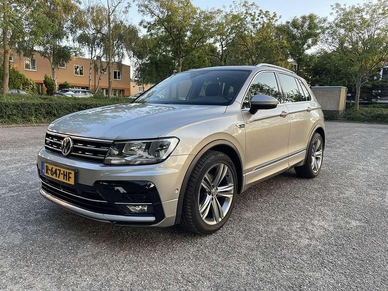 Grijs Gebruikt 2017 VW Tiguan R-line SUV | € 16.250 (Super prijs) - Afbeelding 1/4