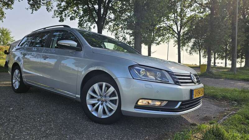 Zilver Gebruikt 2013 VW Passat Comfortline Sedan | € 7.500 (Super prijs) - Afbeelding 1/4