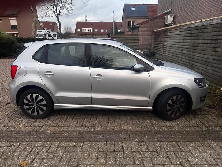 Gebruikt 2015 VW Polo | € 1.700 (Super prijs) - Afbeelding 1/4