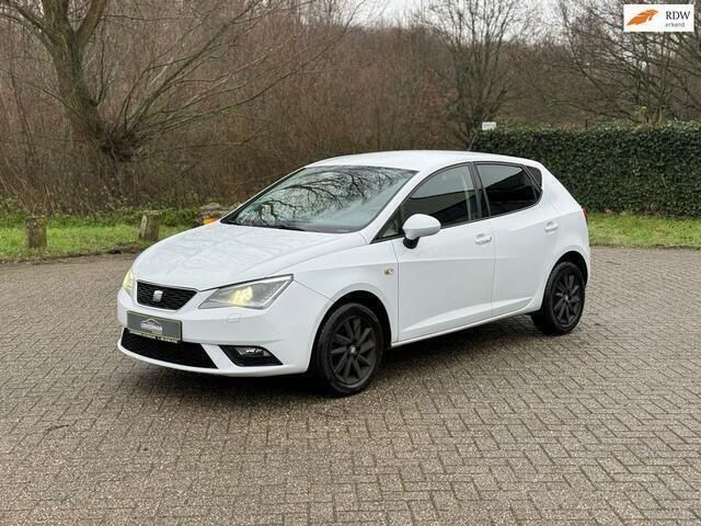 Wit Gebruikt 2013 Seat Ibiza Hatchback | € 7.499 (Eerlijke prijs) - Afbeelding 1/4