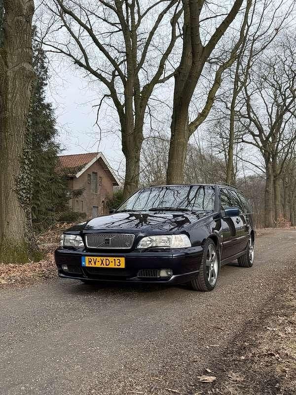 Blauw Occasion 1997 Volvo V70 Stationwagen | € 7.999 - Afbeelding 1/4