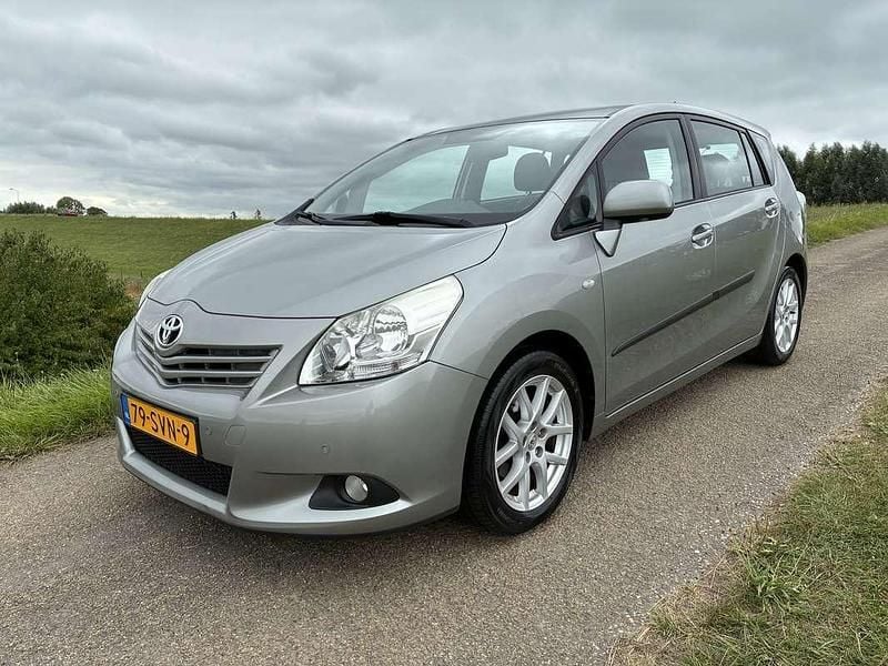 Grijs Gebruikt 2012 Toyota Verso Business Edition MPV | € 11.950 (Eerlijke prijs) - Afbeelding 1/4