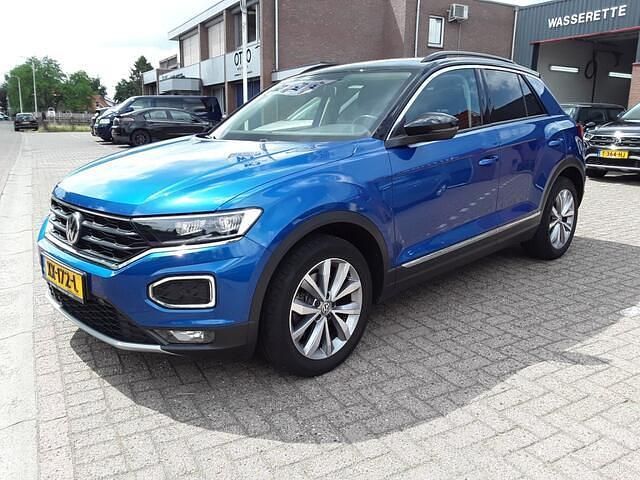 Blauw Gebruikt 2018 VW T-Roc Business SUV | € 15.995 (Eerlijke prijs) - Afbeelding 1/4