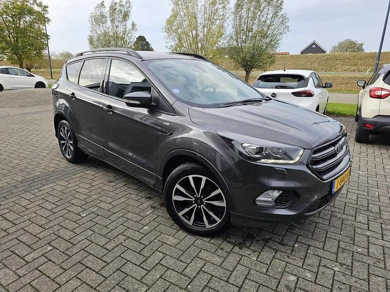Suv Gebruikt 2017 Ford Kuga ST-Line SUV | € 14.450 (Eerlijke prijs) - Afbeelding 1/4