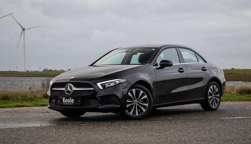 Zwart Occasion 2021 Mercedes A250 Business Sedan | € 24.850 (Super prijs) - Afbeelding 1/4