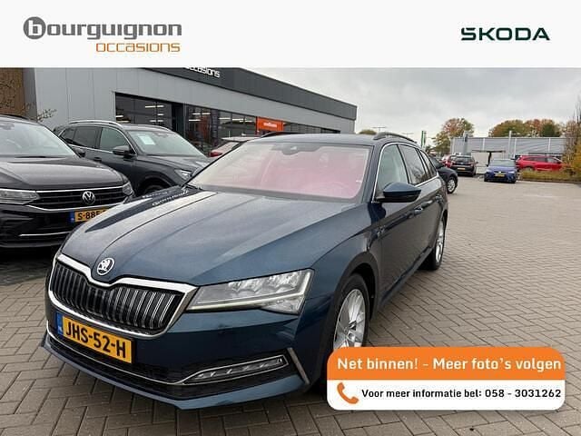 Blauw Gebruikt 2021 Skoda Superb Business Line Stationwagen | € 24.850 (Goede deal) - Afbeelding 1/4