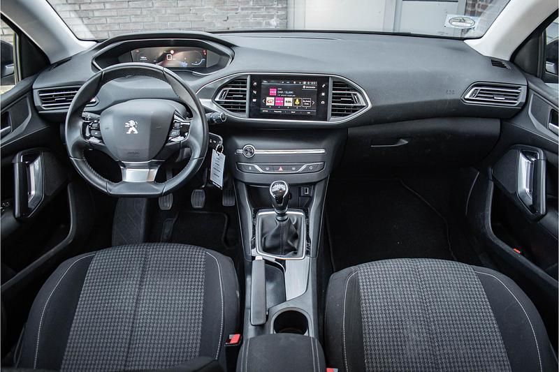 Occasion Peugeot 308 SW Active 111 PK (81 kW) 2021 Grijs Stationwagen