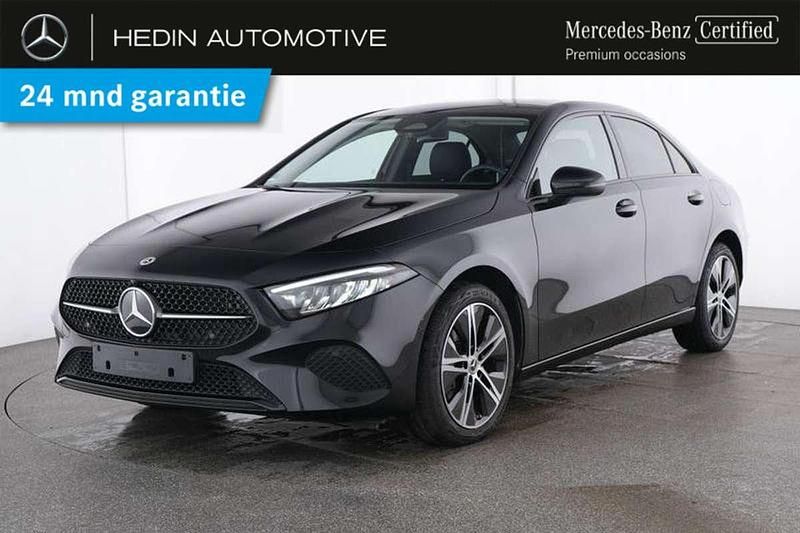 Zwart Gebruikt 2024 Mercedes A250 Progressive Sedan | € 37.900 (Eerlijke prijs) - Afbeelding 1/4