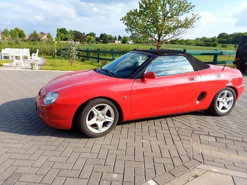 Rood Gebruikt 1997 MG F Cabriolet | € 2.800 (Eerlijke prijs) - Afbeelding 1/4