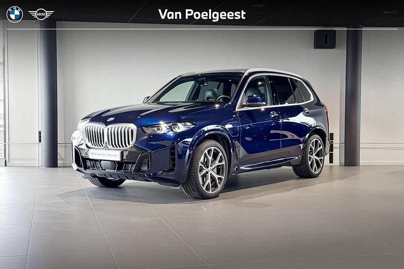 Blauw Occasion 2024 BMW X5 M Sport SUV | € 94.900 (Eerlijke prijs) - Afbeelding 1/4
