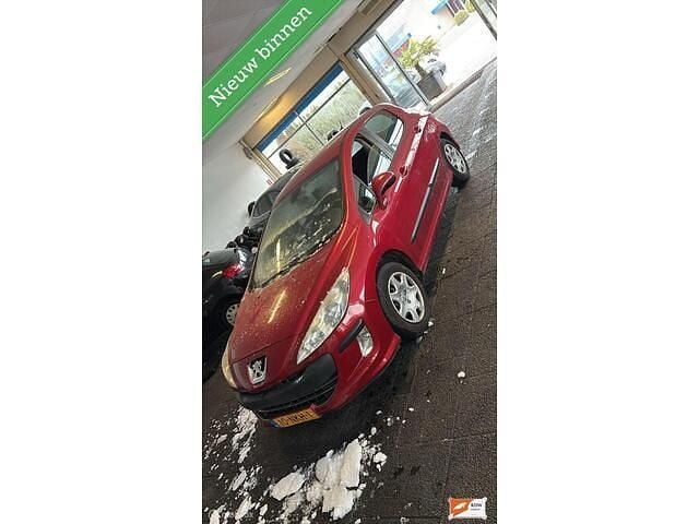 Rood Occasion 2010 Peugeot 308 Hatchback | € 1.000 (Super prijs) - Afbeelding 1/4
