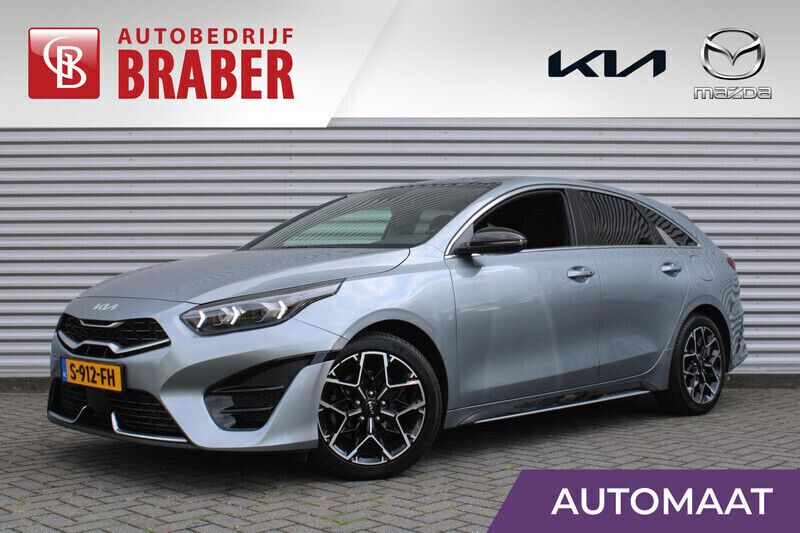 Grijs Gebruikt 2023 Kia ProCeed GT-Line Hatchback | € 33.545 (Eerlijke prijs) - Afbeelding 1/4