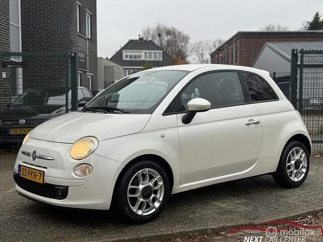 Wit Gebruikt 2011 Fiat 500 Lounge Hatchback | € 2.950 (Goede deal) - Afbeelding 1/4