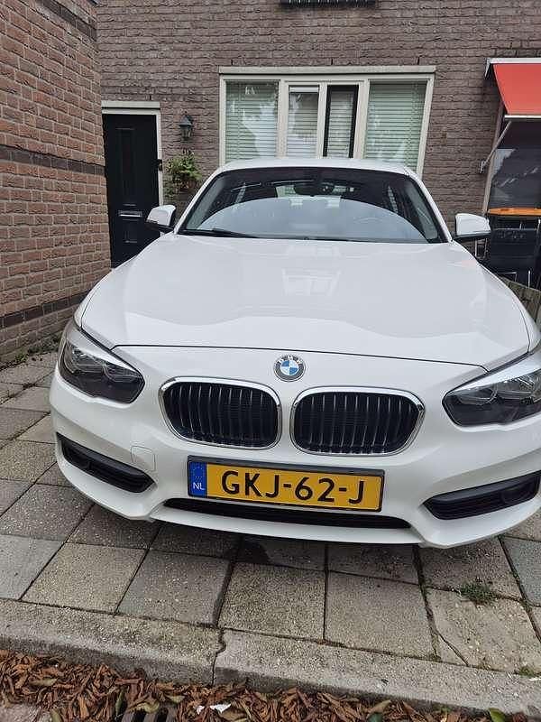 Wit Gebruikt 2017 BMW 116 Hatchback | € 12.000 (Goede deal) - Afbeelding 1/4