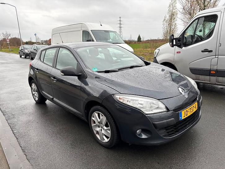 Occasion 2011 Renault Mégane III | € 3.250 (Goede deal) - Afbeelding 1/4