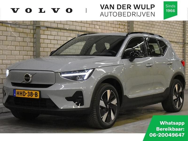 Grijs Occasion 2025 Volvo EX40 Plus SUV | € 42.950 (Super prijs) - Afbeelding 1/4