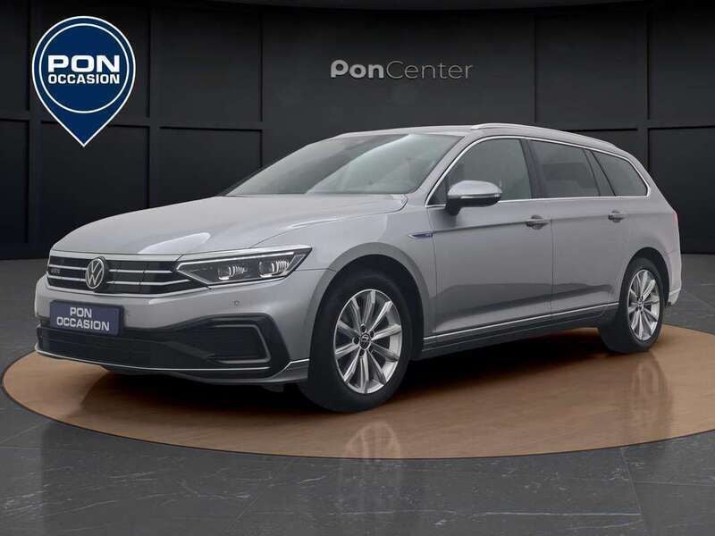 Grijs Gebruikt 2023 VW Passat Business Stationwagen | € 31.850 (Super prijs) - Afbeelding 1/3