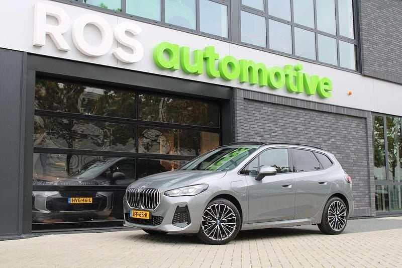 Grijs Gebruikt 2024 BMW 225 Active Tourer M Sport MPV | € 39.450 (Super prijs) - Afbeelding 1/4