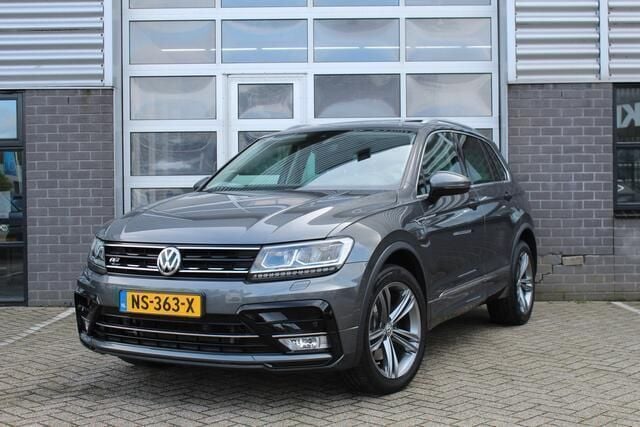 Grijs Gebruikt 2016 VW Tiguan Highline SUV | € 27.950 (Iets duurder) - Afbeelding 1/4