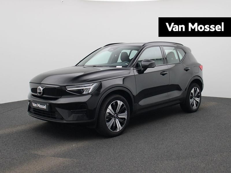 Zwart Gebruikt 2022 Volvo XC40 Core SUV | € 29.900 (Super prijs) - Afbeelding 1/4