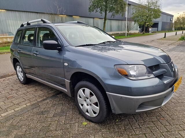 Occasion Mitsubishi Outlander 136 PK (100 kW) 2003 Grijs (metallic) SUV