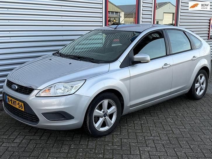 Grijs Occasion 2010 Ford Focus Hatchback | € 1.499 (Eerlijke prijs) - Afbeelding 1/4