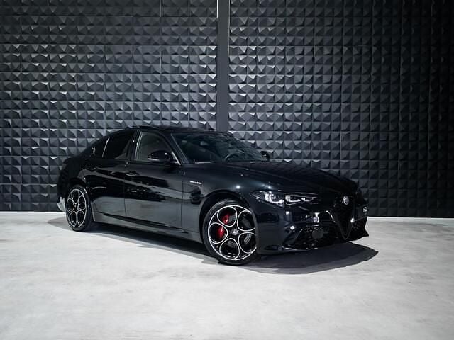 Zwart Gebruikt 2024 Alfa Romeo Giulia Veloce Sedan | € 57.900 (Super prijs) - Afbeelding 1/4