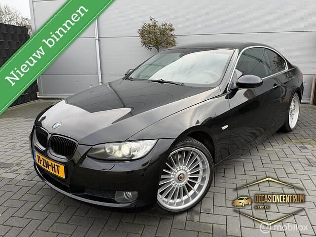 Zwart Gebruikt 2008 BMW 330 Executive Coupé | € 6.995 - Afbeelding 1/4