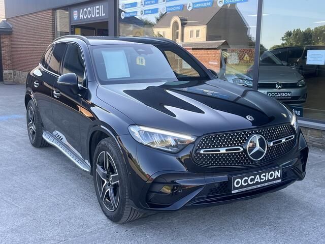 Zwart Gebruikt 2023 Mercedes 220 AMG line Coupé | € 52.950 - Afbeelding 1/4