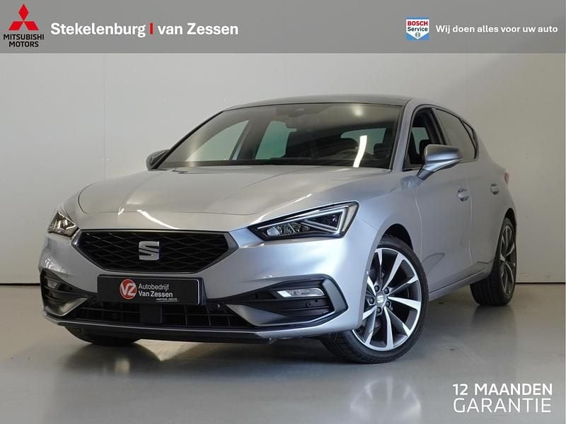 Occasion Seat Leon Business 2023 Grijs Hatchback